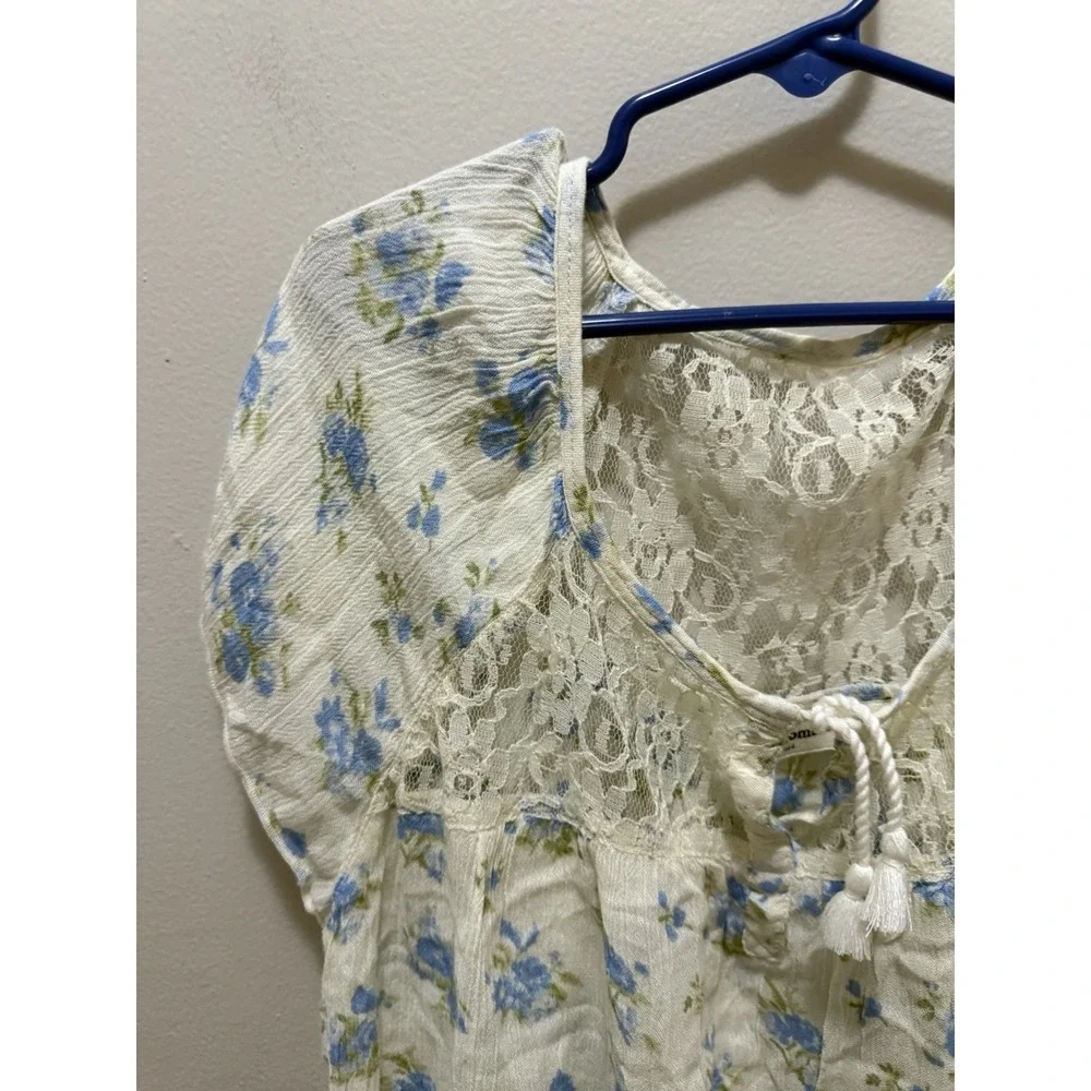 Abercrombie Kids XL Top Bundle (3) – Black‎ Studded, Blue Lace, White Floral Lot